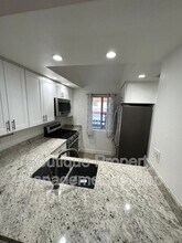 34 Dianthus in Rancho Santa Margarita, CA - Foto de edificio - Building Photo