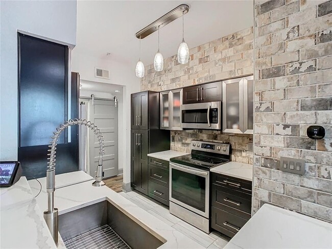property at 1910 E Palm Ave