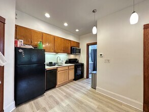 2821 W Shakespeare Ave, Unit 2C in Chicago, IL - Building Photo - Building Photo