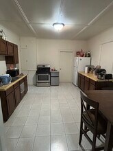 826 Cherry St, Unit 1 in Oshkosh, WI - Building Photo - Building Photo