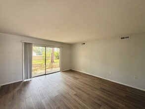2744 Hidden Lake Blvd in Sarasota, FL - Building Photo - Building Photo