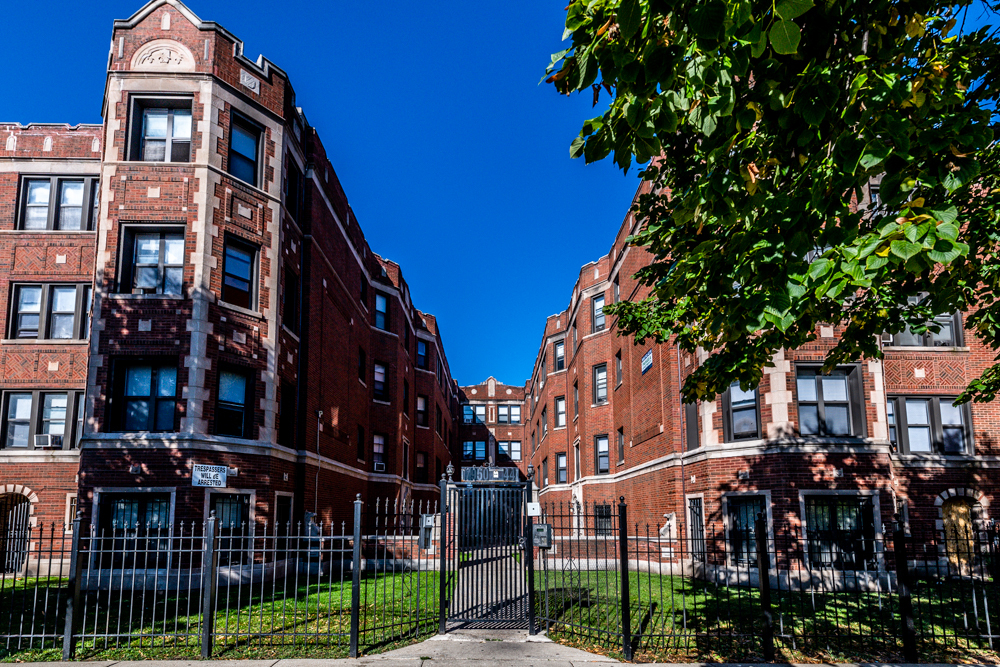 7944 S Paulina in Chicago, IL - Foto de edificio