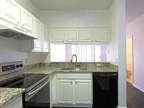 10036 Poppy Hill Dr in Ft. Myers, FL - Building Photo - Building Photo