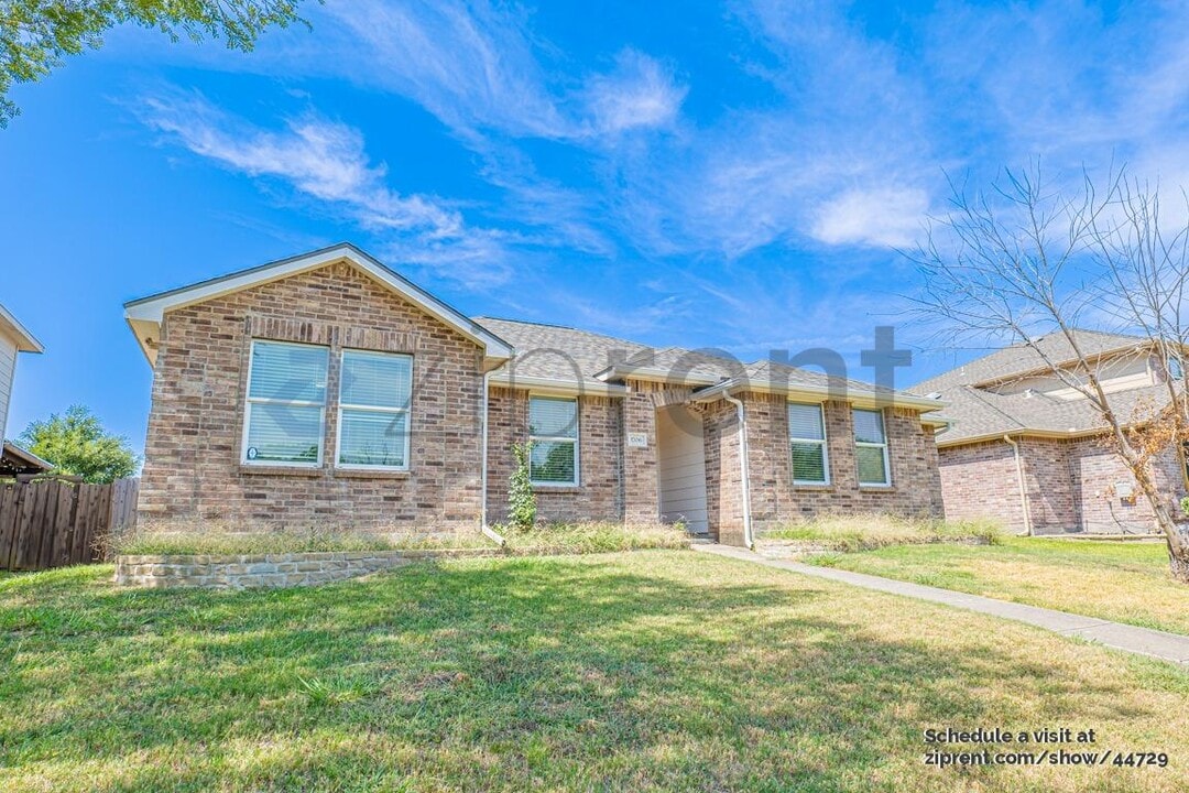 1706 Harvest Crossing Dr in Wylie, TX - Building Photo