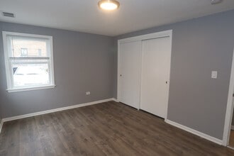 2654 W Touhy Ave, Unit 3North in Chicago, IL - Building Photo - Building Photo