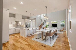 3209 Govalle Ave in Austin, TX - Building Photo