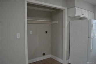 8344 Woodgrove Dr in Dayton, OH - Building Photo - Building Photo