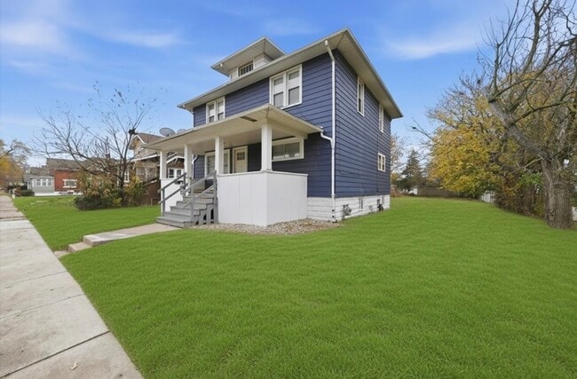 18335 Sherman St in Lansing, IL - Building Photo - Building Photo