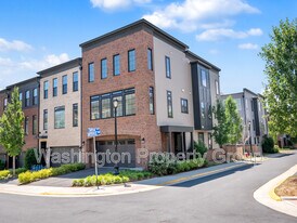 42281 Impervious Terrace in Brambleton, VA - Building Photo