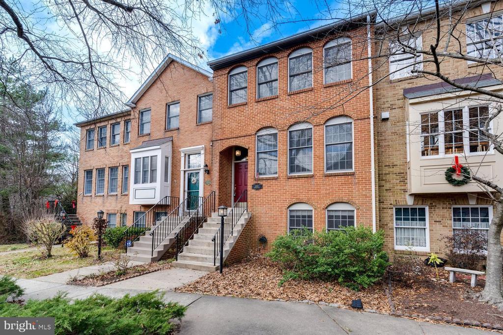 6192 Darleon Pl in Alexandria, VA - Building Photo