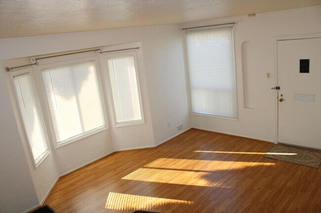 500 Civic Center St in Richmond, CA - Building Photo - Building Photo