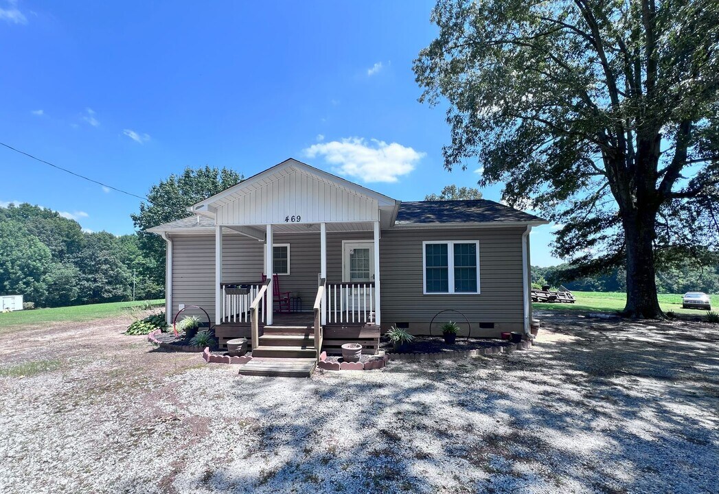 469 Childrens Home Rd in Mocksville, NC - Building Photo