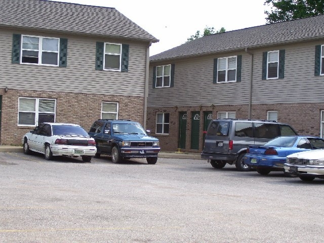 Jefferson Square Apartments in Evansville, IN - Building Photo - Building Photo