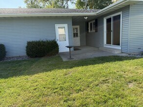 406 Horn Ave in Moorhead, MN - Building Photo - Building Photo