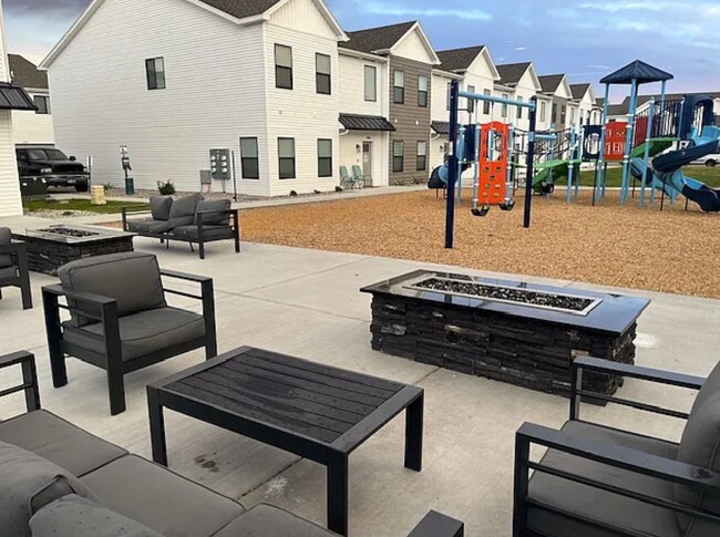 2966 Huntshire Ave in Ammon, ID - Building Photo - Building Photo