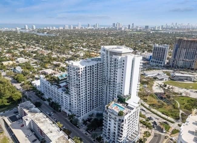 1776 Polk St, Unit 617 in Hollywood, FL - Building Photo - Building Photo