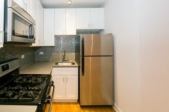 2425 N Kedzie Blvd in Chicago, IL - Building Photo - Building Photo