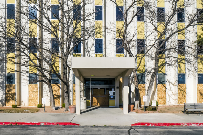 300 San Mateo Blvd NE in Albuquerque, NM - Foto de edificio - Building Photo