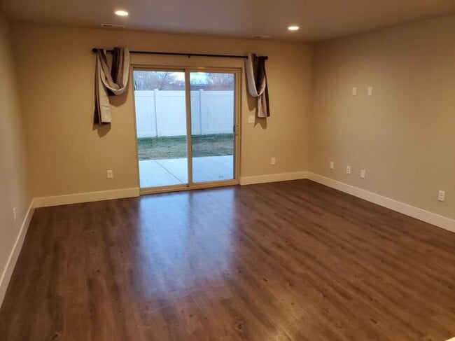 property at 1403 Naples St