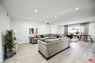 3232 Lewis Ave in Signal Hill, CA - Foto de edificio - Building Photo