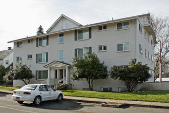 Cedar Street Apartments in Forest Grove, OR - Building Photo - Building Photo