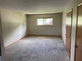 1000 Briarwood Rd, Unit B