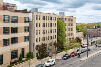 1662-1666 Commonwealth Ave in Brighton, MA - Foto de edificio - Building Photo