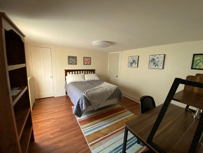 63 Elm St, Unit #1 Upstairs in Rutland, VT - Building Photo - Building Photo