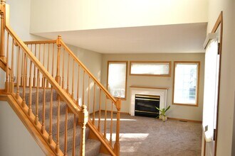 1033 Lovell Ave W in St. Paul, MN - Building Photo - Building Photo