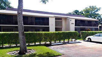 171 Deer Creek Blvd in Deerfield Beach, FL - Building Photo