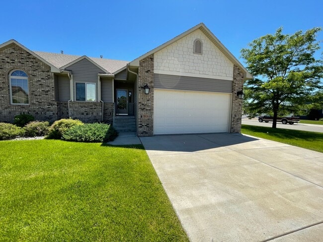 property at 5826 Kit Ln S