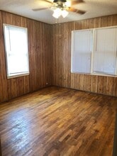 329 E Cottonwood Ave in Enid, OK - Building Photo - Building Photo