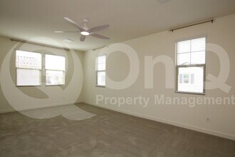 943 E Danbury Dr in Phoenix, AZ - Building Photo - Building Photo