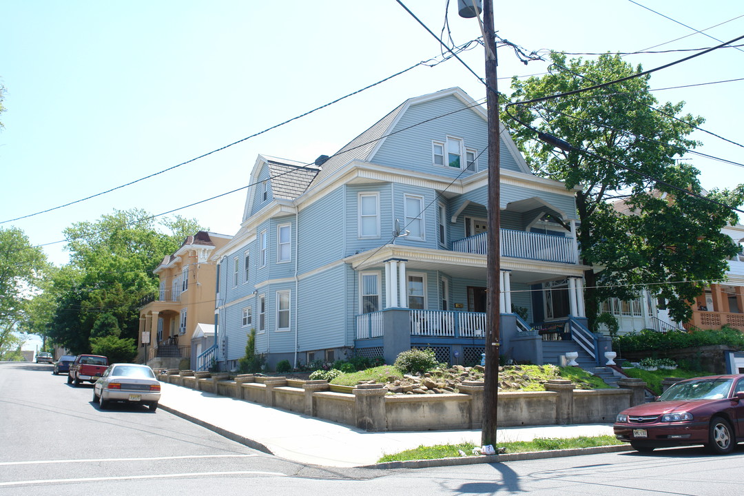 156 State St in Perth Amboy, NJ - Foto de edificio