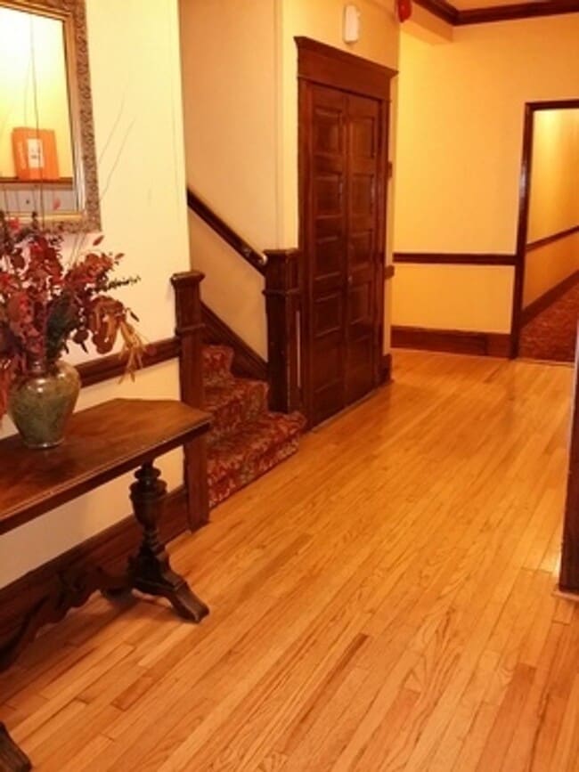 Villa Jene Apartments in Portland, OR - Foto de edificio - Building Photo