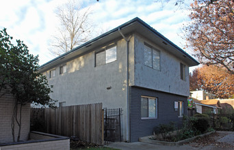 2414 O St in Sacramento, CA - Building Photo - Building Photo