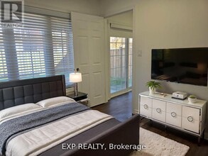 50 Farooq Blvd in Vaughan, ON - Building Photo - Building Photo