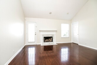 1006 Tom Hailey Blvd in La Vergne, TN - Building Photo - Building Photo