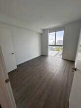 221 NE 19th St, Unit A6 in Miami, FL - Building Photo - Building Photo