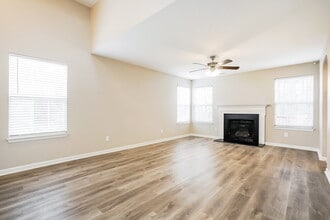 230 Appsmill Pl in Fuquay Varina, NC - Foto de edificio - Building Photo