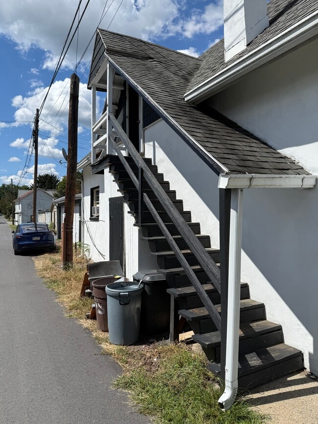 8 S Washington St in Mechanicsburg, PA - Building Photo - Building Photo
