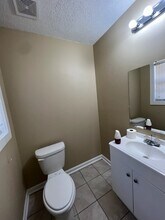 5174 Valdaz Rd in Memphis, TN - Building Photo - Building Photo