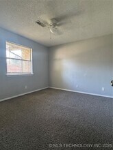 661 E 133rd Pl in Glenpool, OK - Foto de edificio - Building Photo