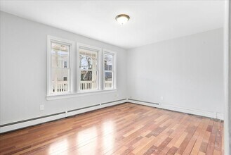 75 Bellevue St, Unit 2 in Boston, MA - Building Photo - Building Photo