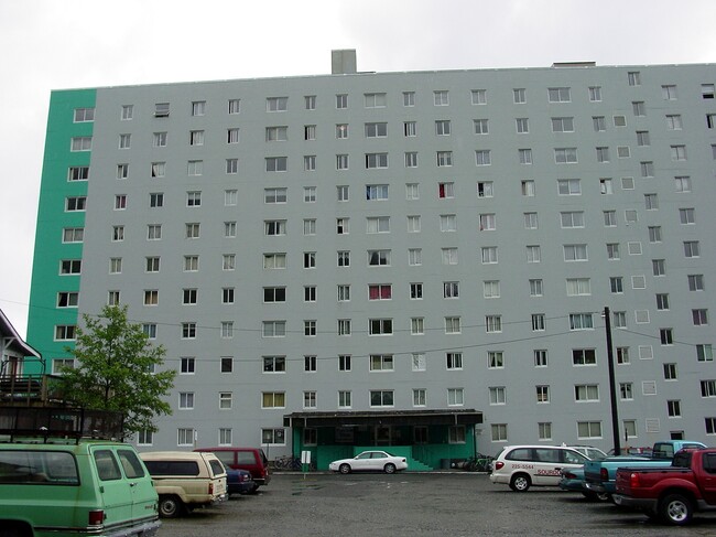 Marine View Tower in Ketchikan, AK - Foto de edificio - Building Photo