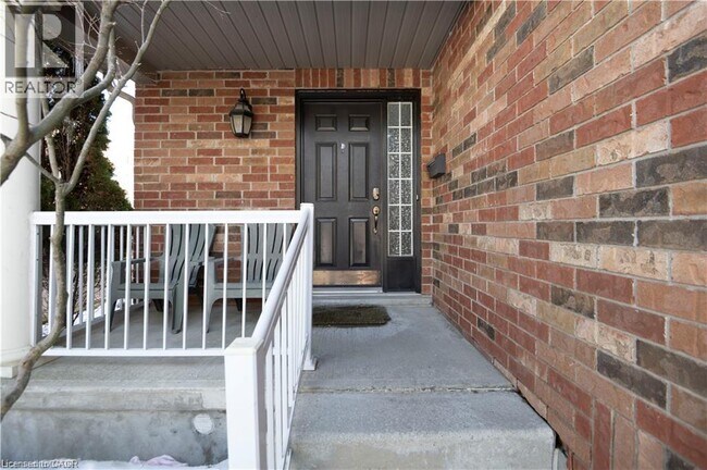 147 Dubrick Crescent in Kitchener, ON - Building Photo - Building Photo