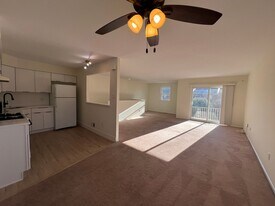 9153 Ellie Dr in Philadelphia, PA - Building Photo