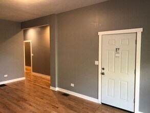 5521 S Dorchester Ave, Unit 1 in Chicago, IL - Building Photo - Building Photo