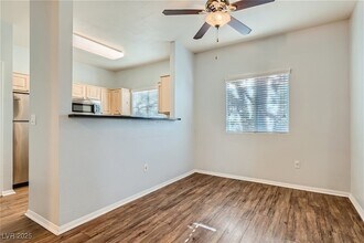 5250 S Rainbow Blvd, Unit 2112 in Las Vegas, NV - Building Photo - Building Photo
