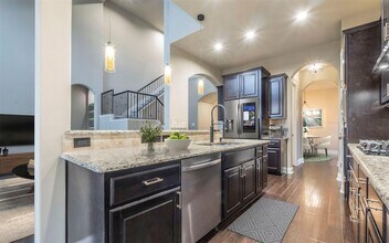 296 Elderberry Rd in Austin, TX - Building Photo - Building Photo